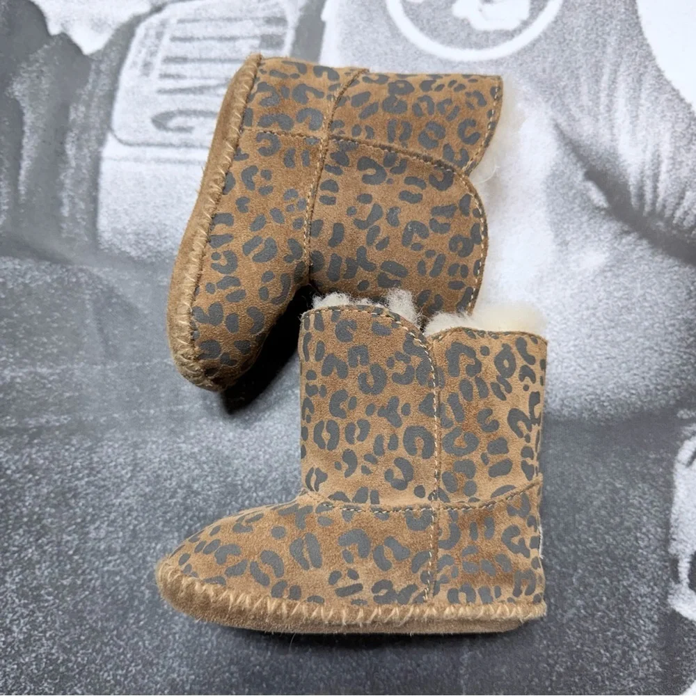 UGG Australia Cassie Leopard Brown Baby size 2/3 Shearling Lined Booties
